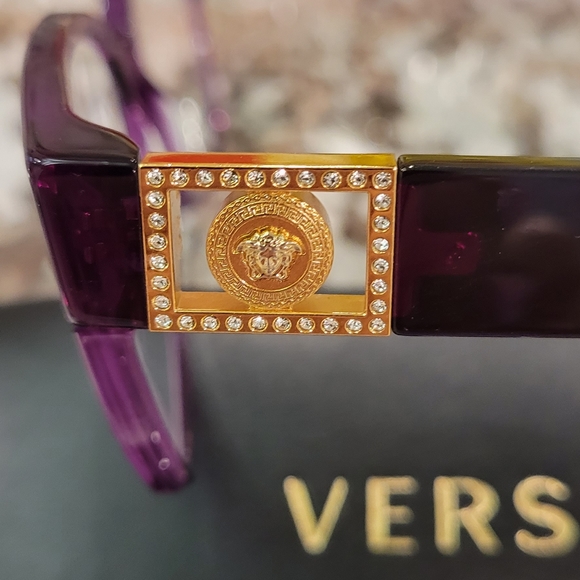 Versace - Picture 5 of 5